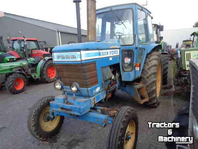 Tracteurs Ford 6700