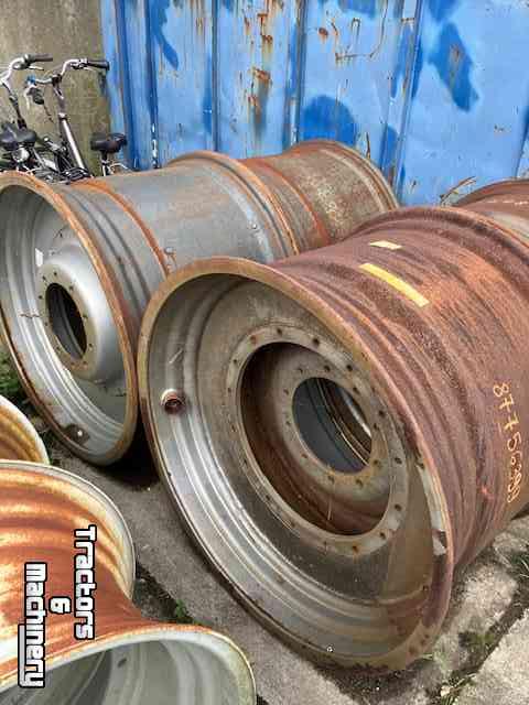 Roues, Pneus, Jantes, Barillets Jumelage Case-IH 4x Vaste Velg DW27x38 280/335/10gaats zijkant naar binnenplaat 27cm andere zijde 44cm