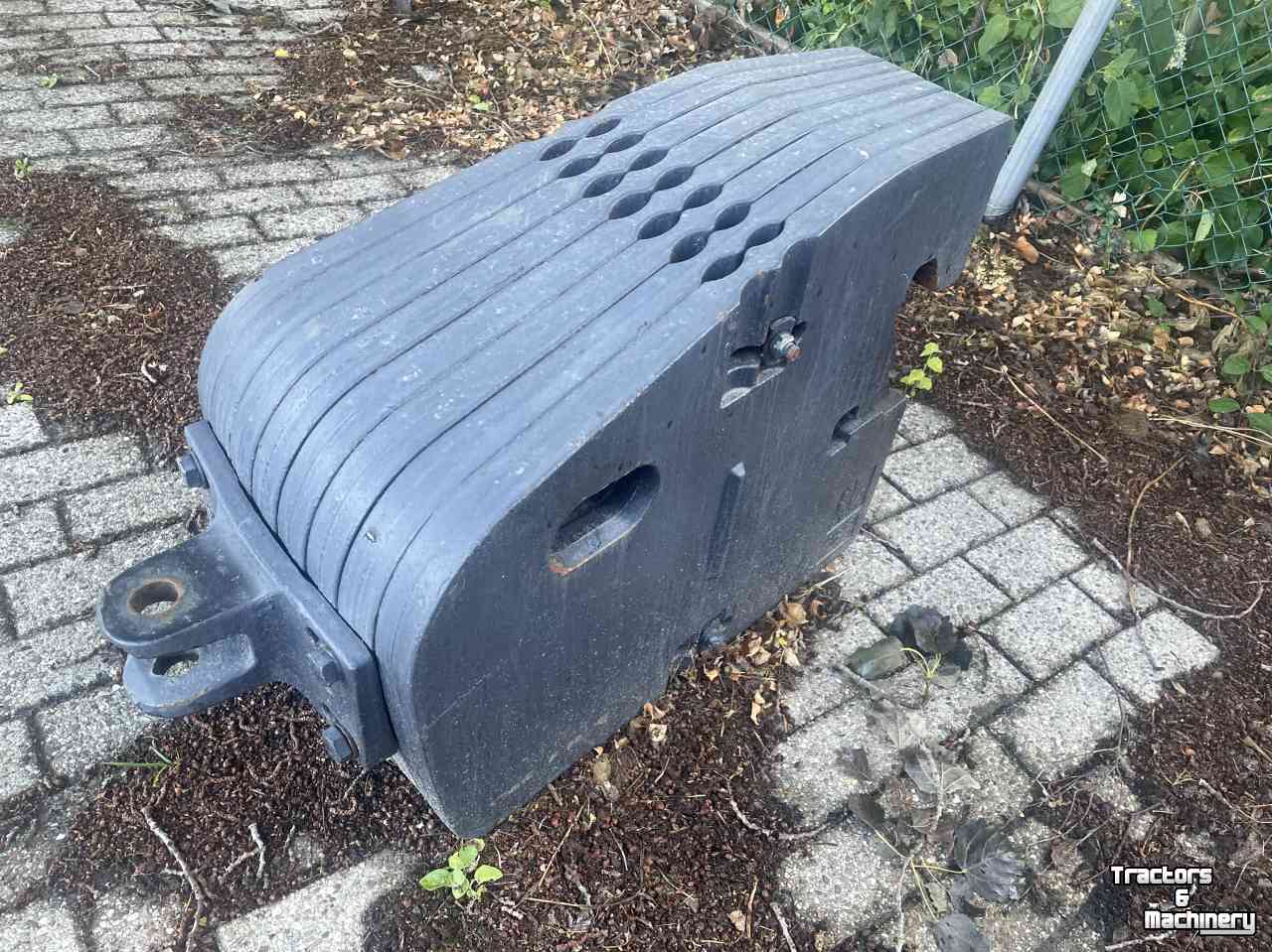 Poids frontaux New Holland 8 X 100KG