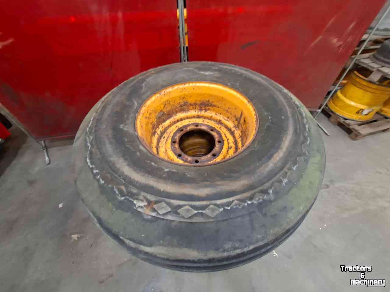 Roues, Pneus, Jantes, Barillets Jumelage  De Molen 550/60-22.5