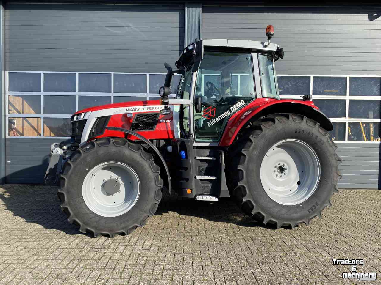 Tracteur Massey Ferguson 6s.135 Dyna6 Efficient