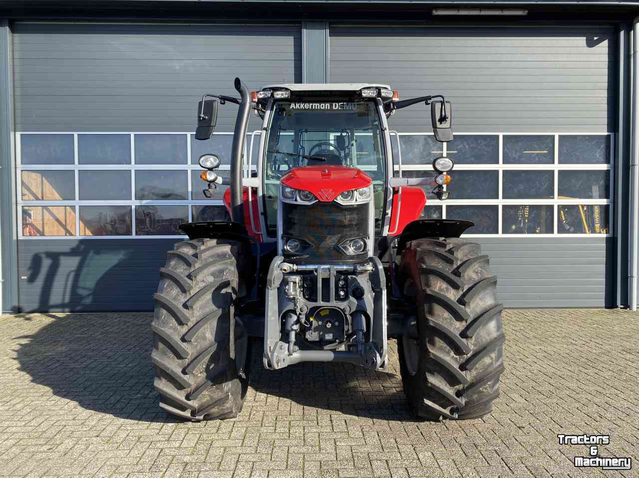 Tracteur Massey Ferguson 6s.135 Dyna6 Efficient