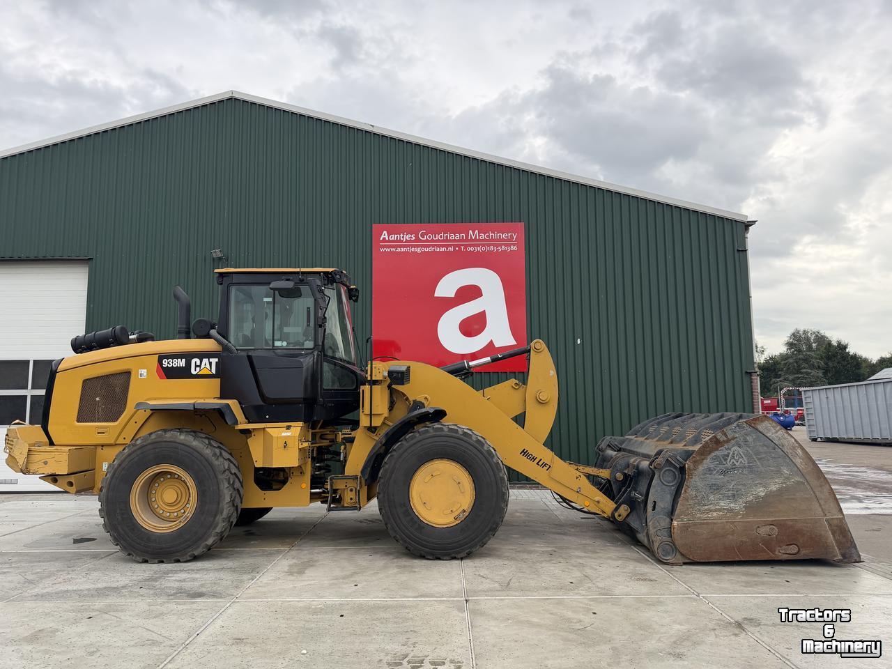 Chargeuse sur pneus Caterpillar Shovel 938M