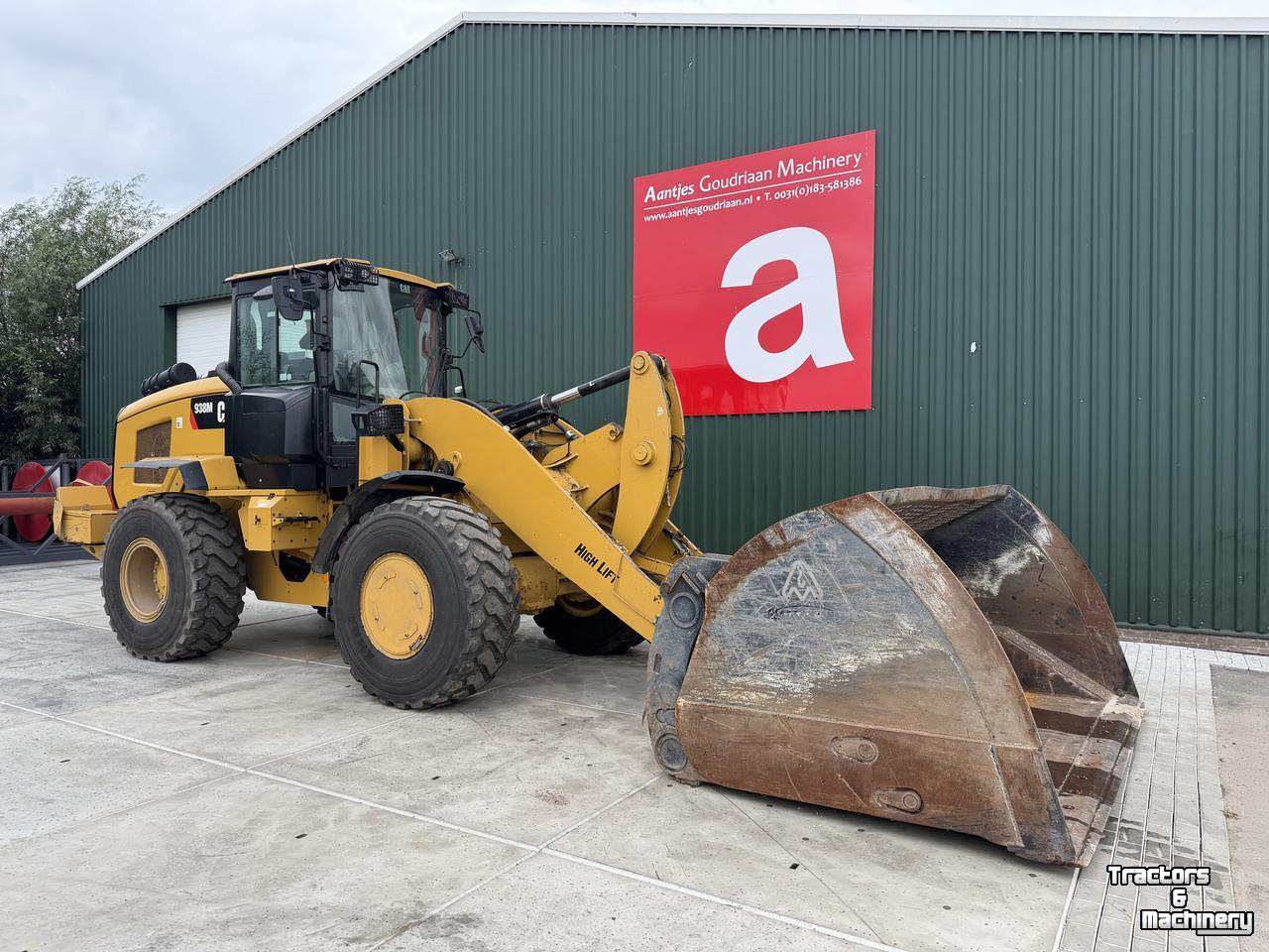 Chargeuse sur pneus Caterpillar Shovel 938M