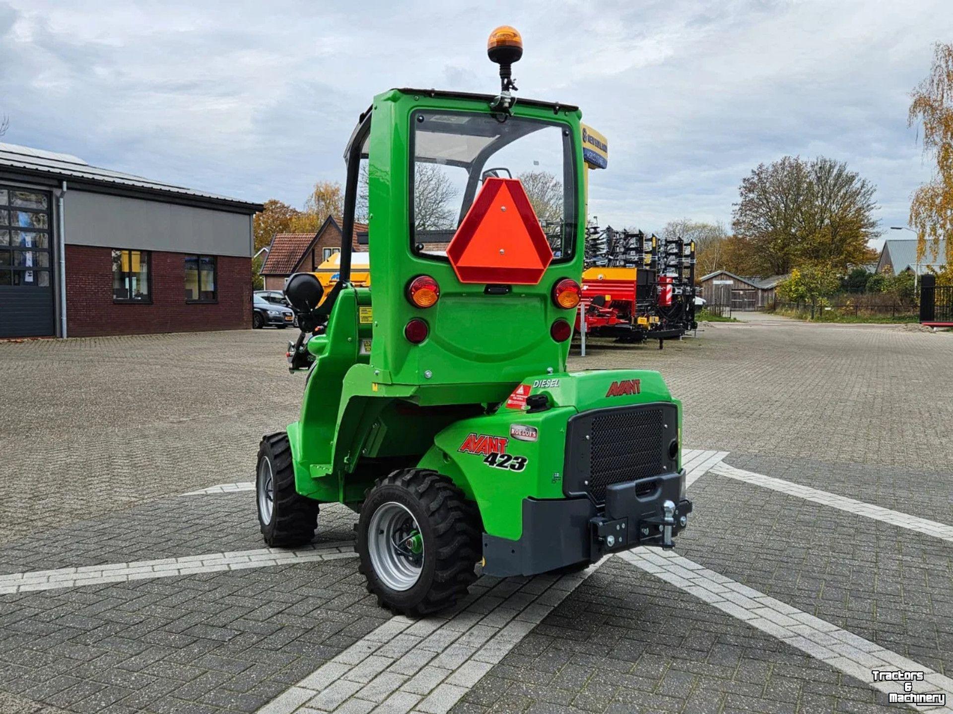 Chargeuse sur pneus Avant 423 mini-shovel