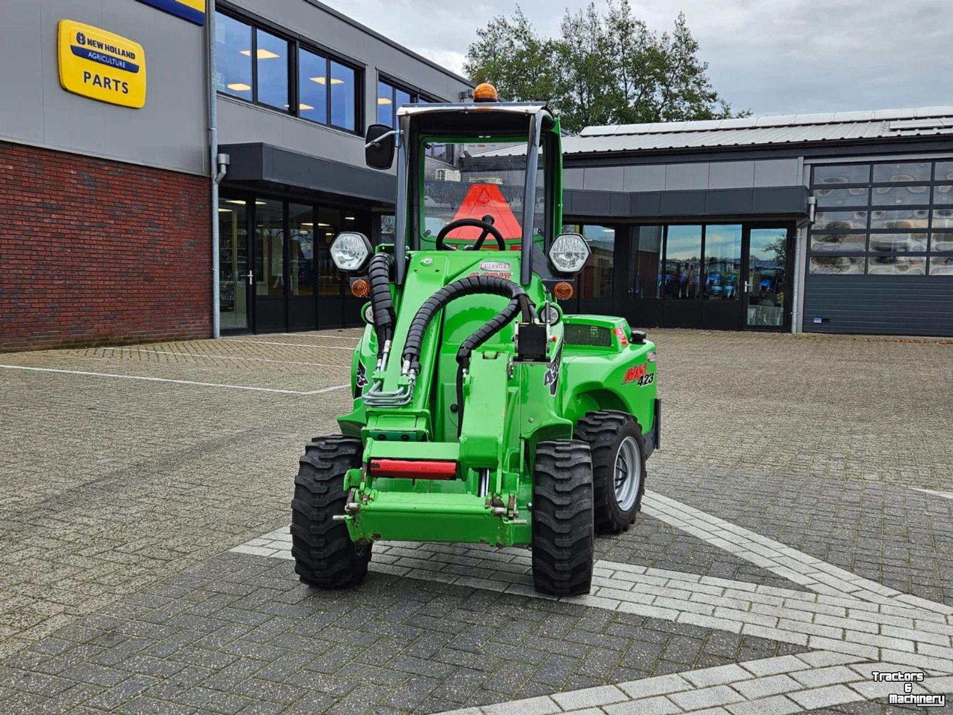 Chargeuse sur pneus Avant 423 mini-shovel