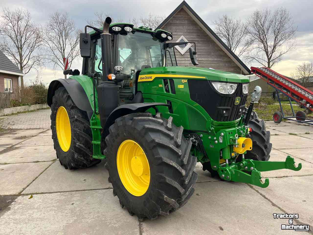 Tracteur John Deere 6M 185