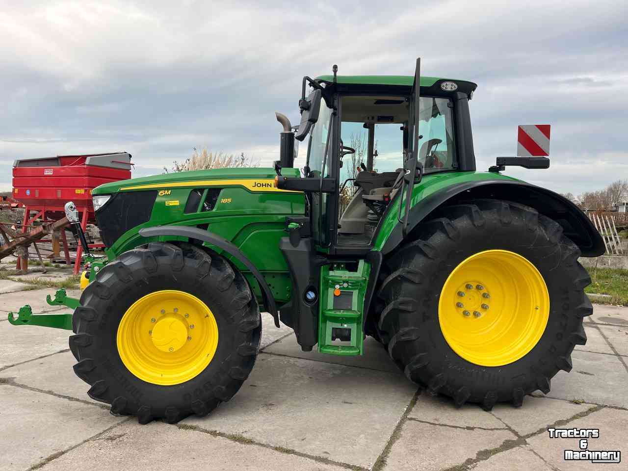Tracteur John Deere 6M 185