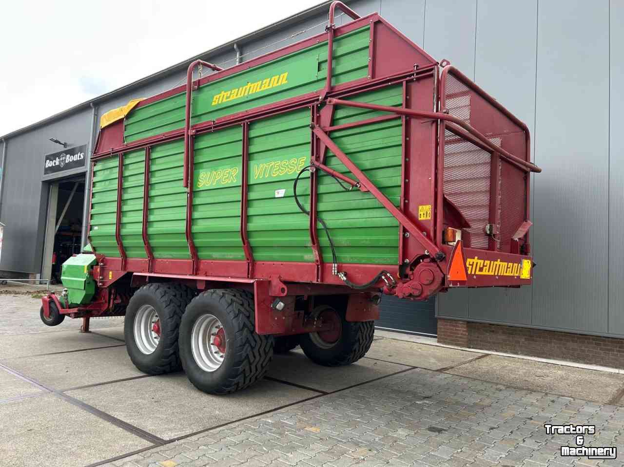 Autochargeuse Strautmann Super Vitesse 2 H Groot onderstel.