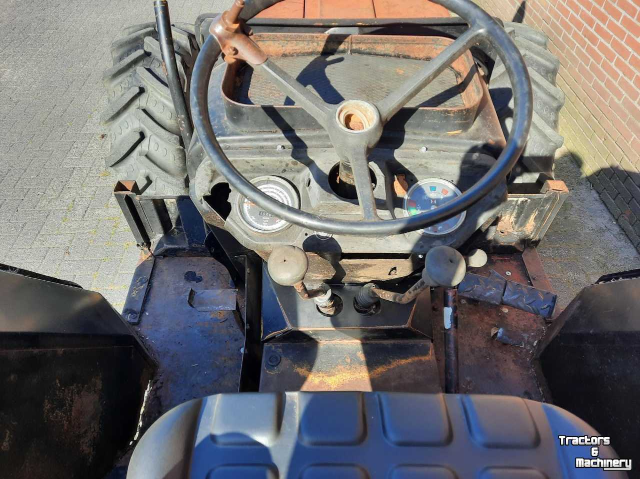Tracteurs Case-IH 733 4wd