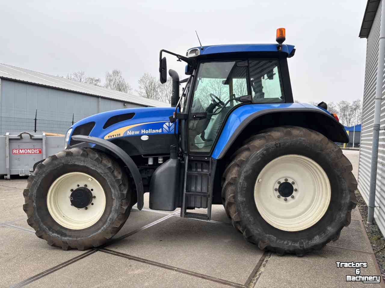 Tracteur New Holland TVT135