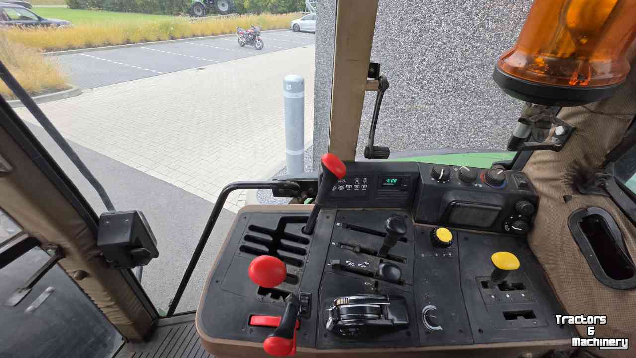 Tracteur John Deere 6400