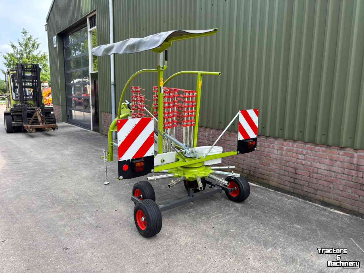 Andaineur Claas Liner 370