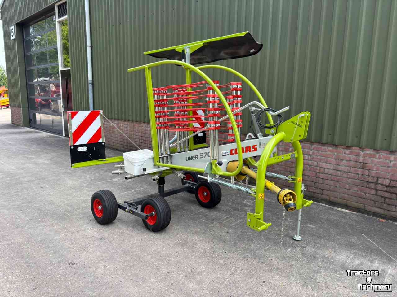 Andaineur Claas Liner 370