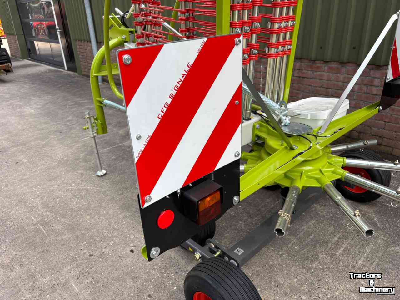 Andaineur Claas Liner 370