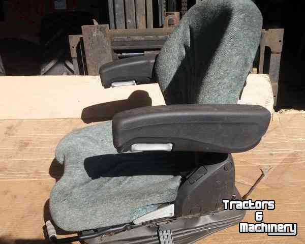 Pièces d&#8216;occasion pour tracteurs Grammer Diverse Fendt trekkerstoelen / stoelen mechanisch geveerd of luchtgeveerd