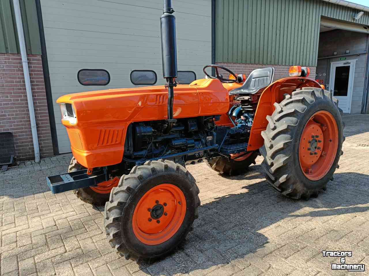 Tracteur pour horticulture Kubota L345 miditractor/minitractor/smalspoortractor/tuinbouwtractor