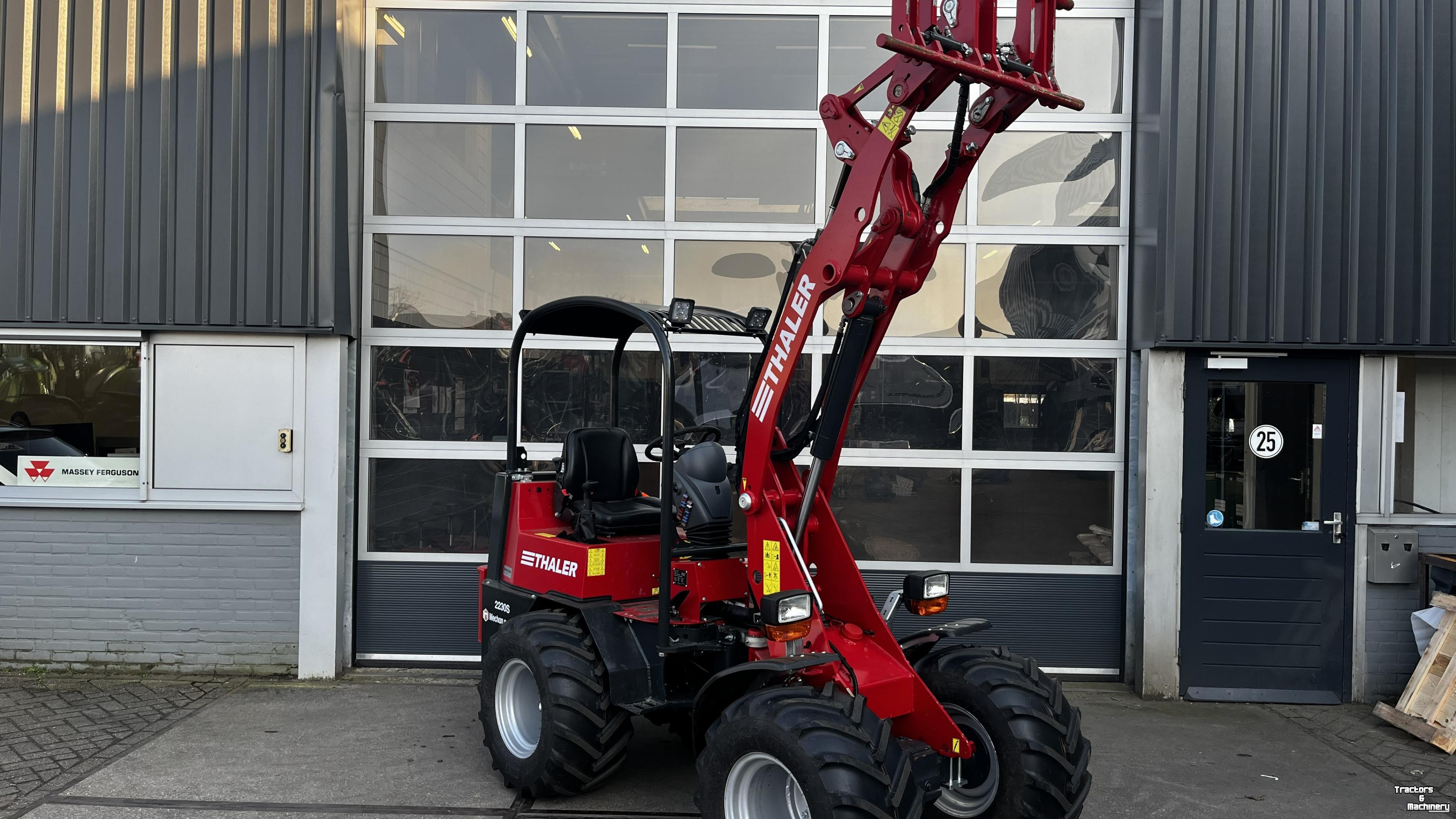 Chargeuse sur pneus Thaler 2230S