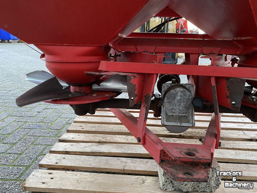Distributeur d‘engrais Lely KUNSTMESTSTROOIER MET CENTERMATIC
