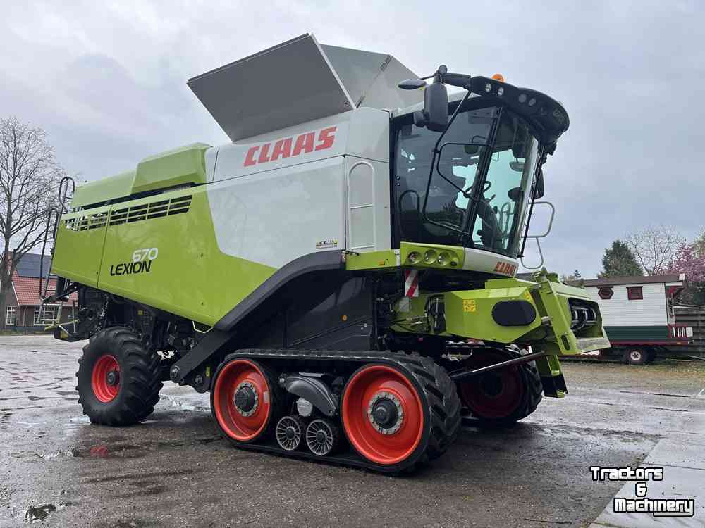 Moissonneuse batteuse Claas LEXION 670 TT Combine