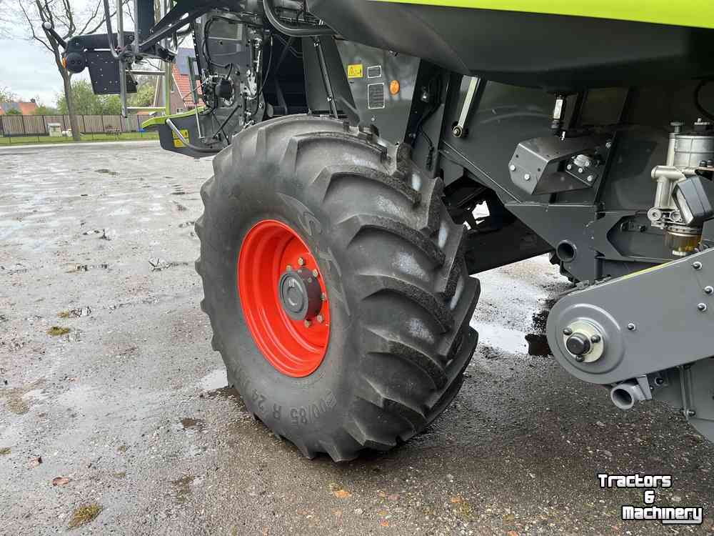 Moissonneuse batteuse Claas LEXION 670 TT Combine