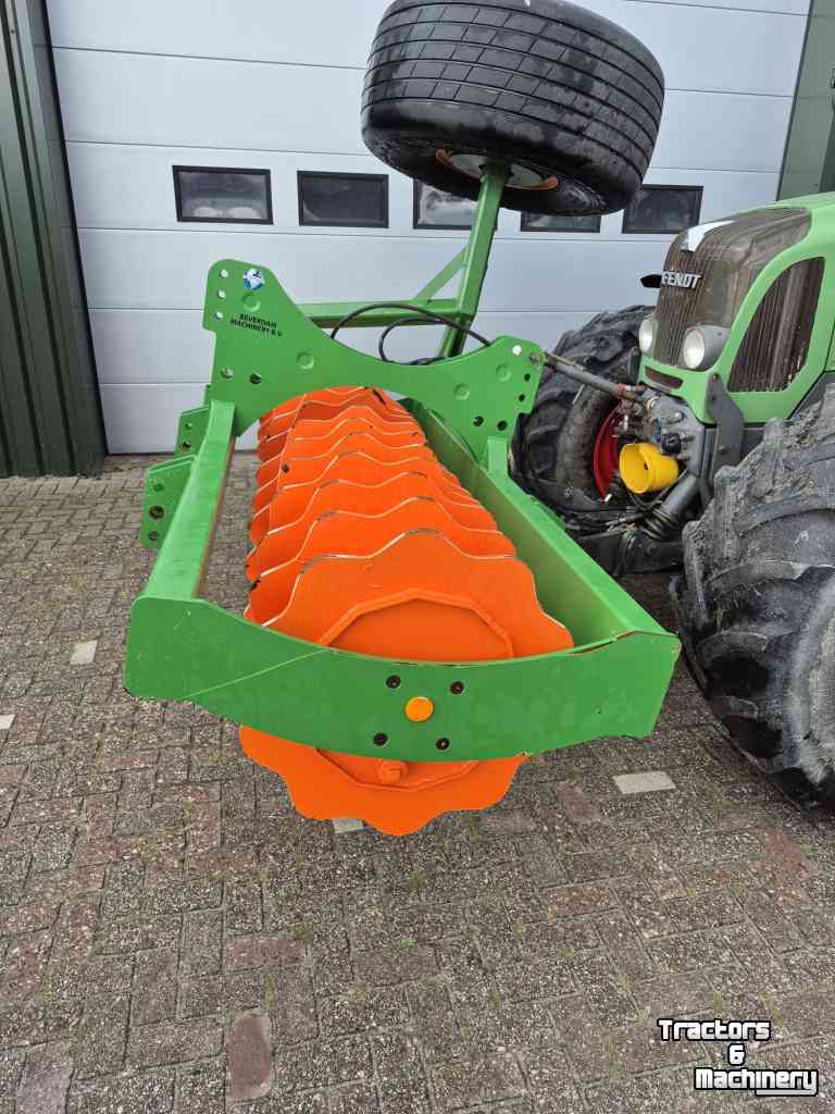 Eparpilleur de fourrage  Kuilwals