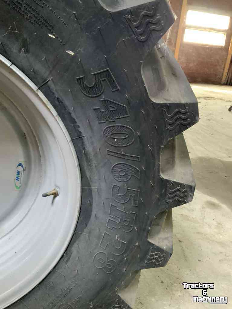 Tasseur à pneus avant VSS Agro Neuswiel