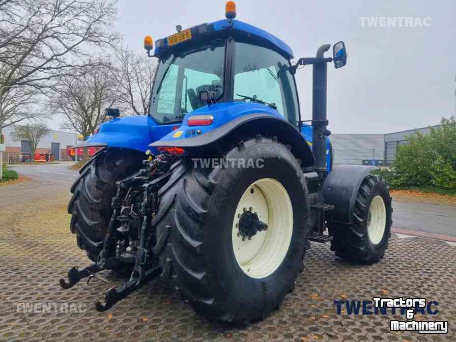Tracteur New Holland T 8020