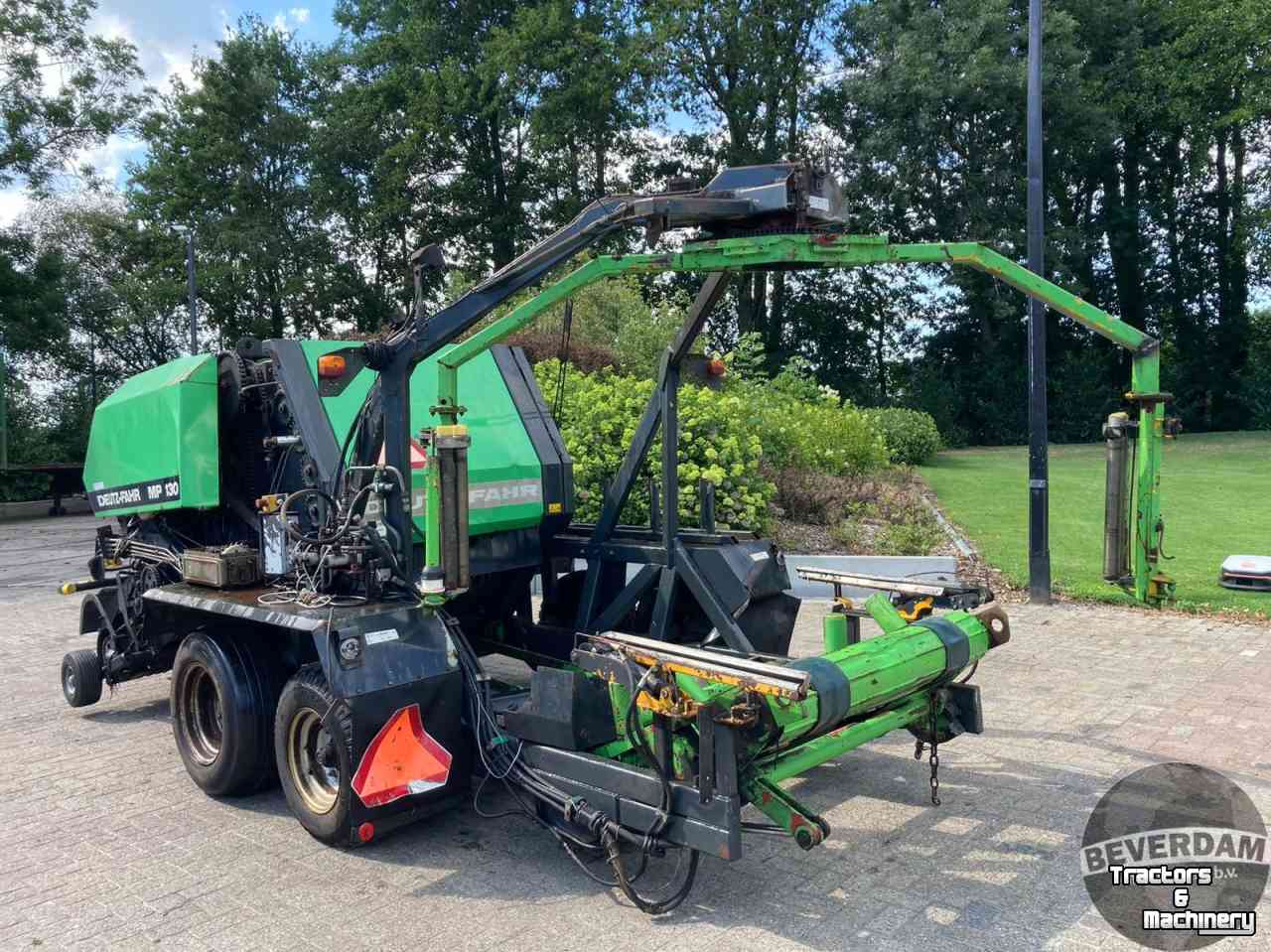 Presses Deutz-Fahr MP 130 perswikkelcombinatie