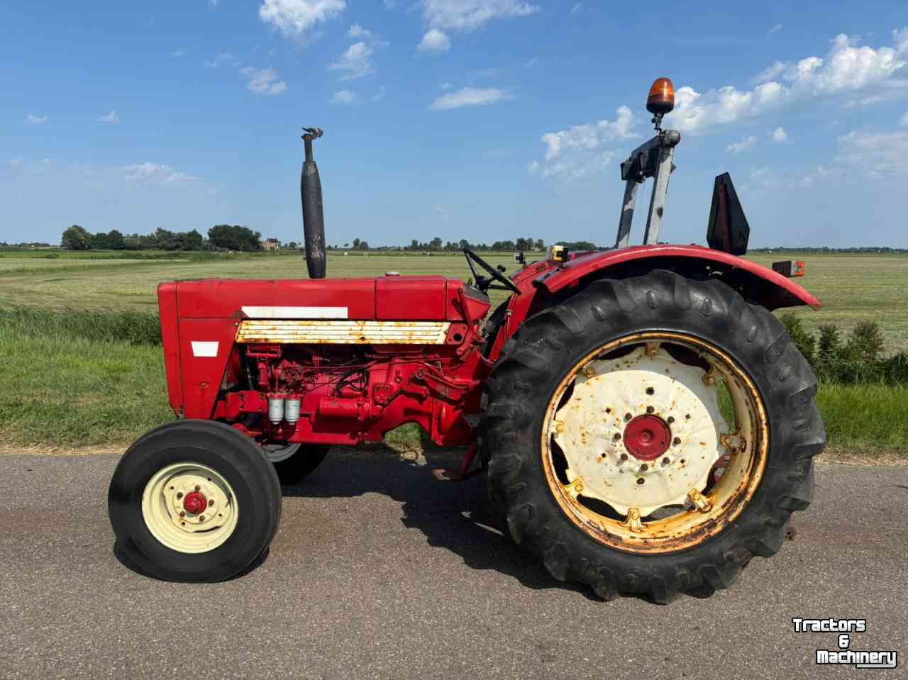 Tracteur International 624