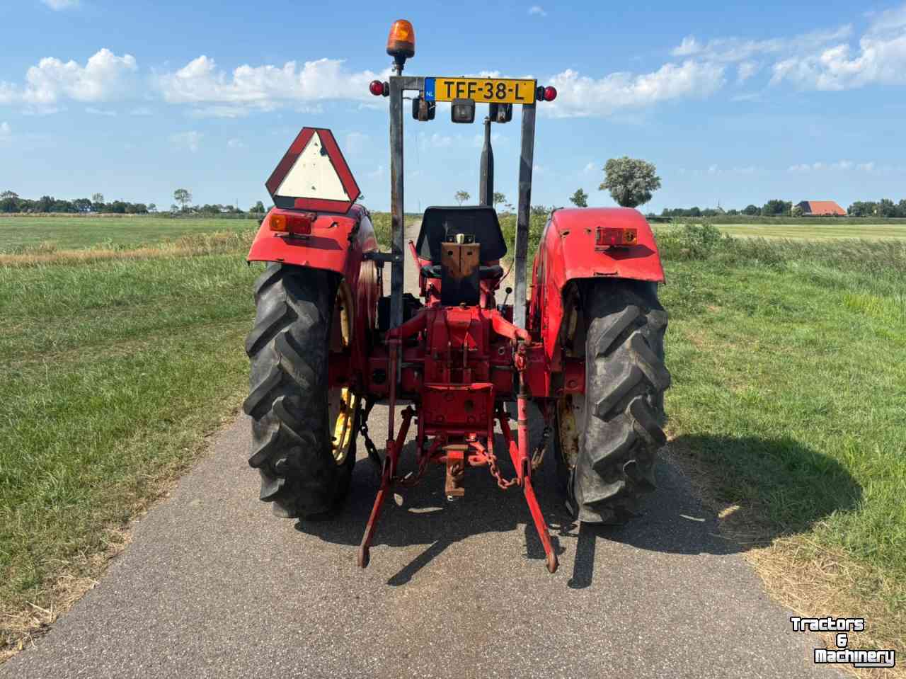 Tracteur International 624