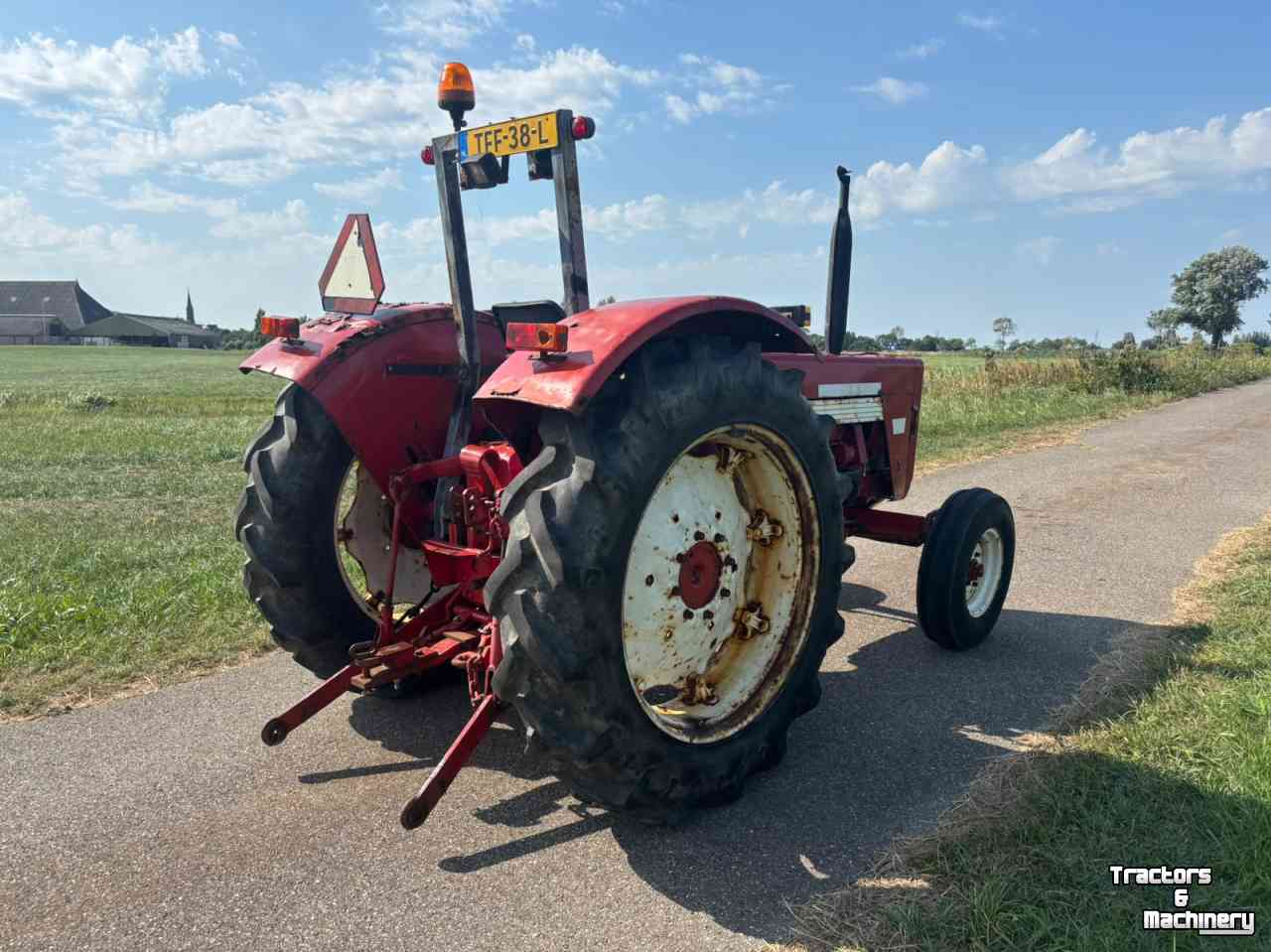 Tracteur International 624