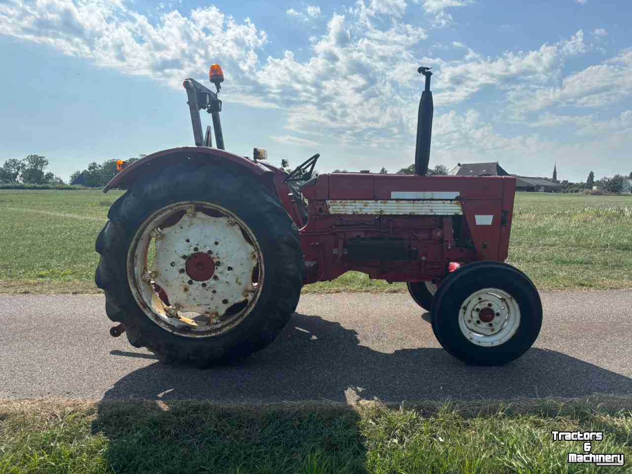 Tracteur International 624