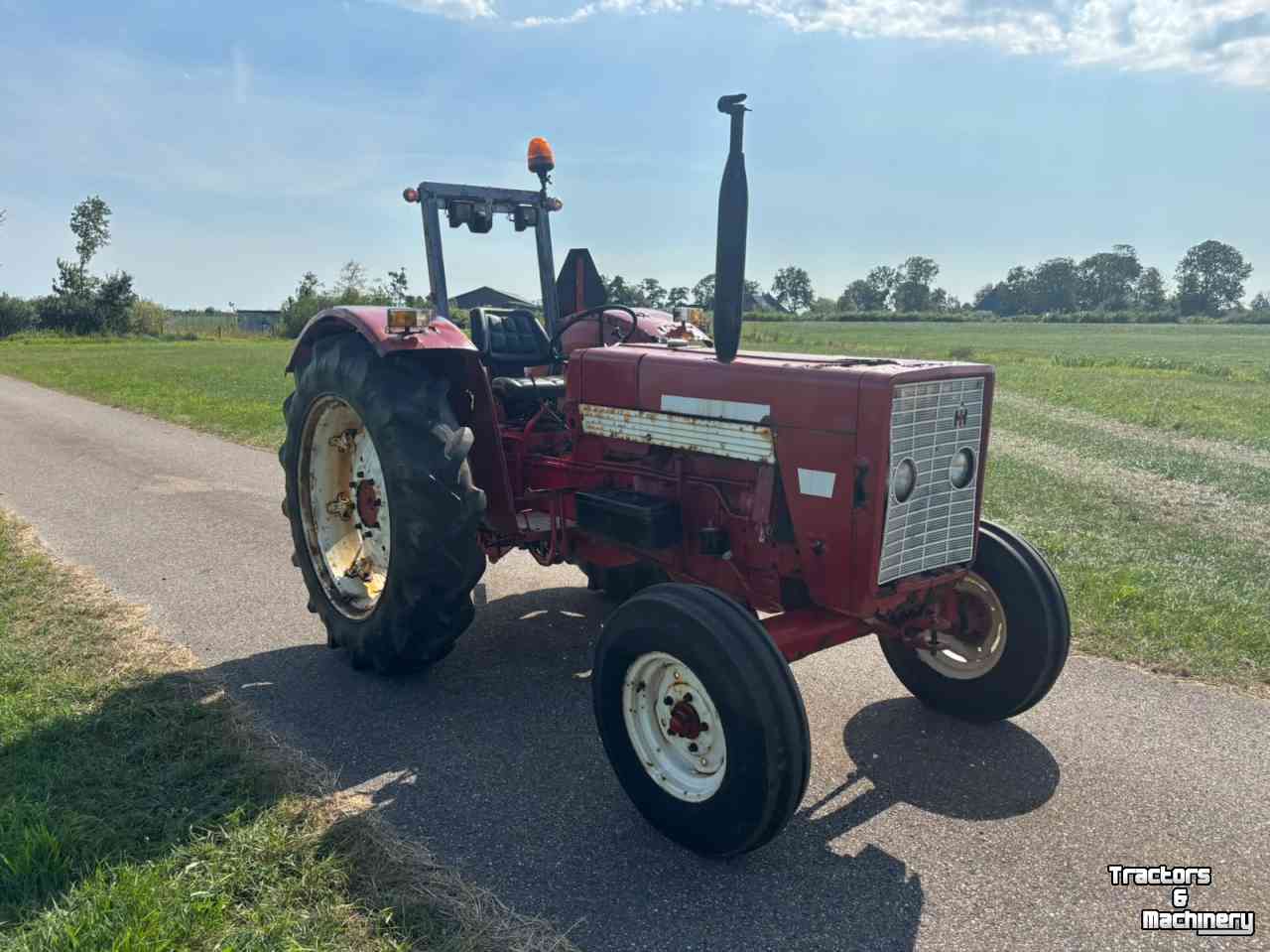 Tracteur International 624