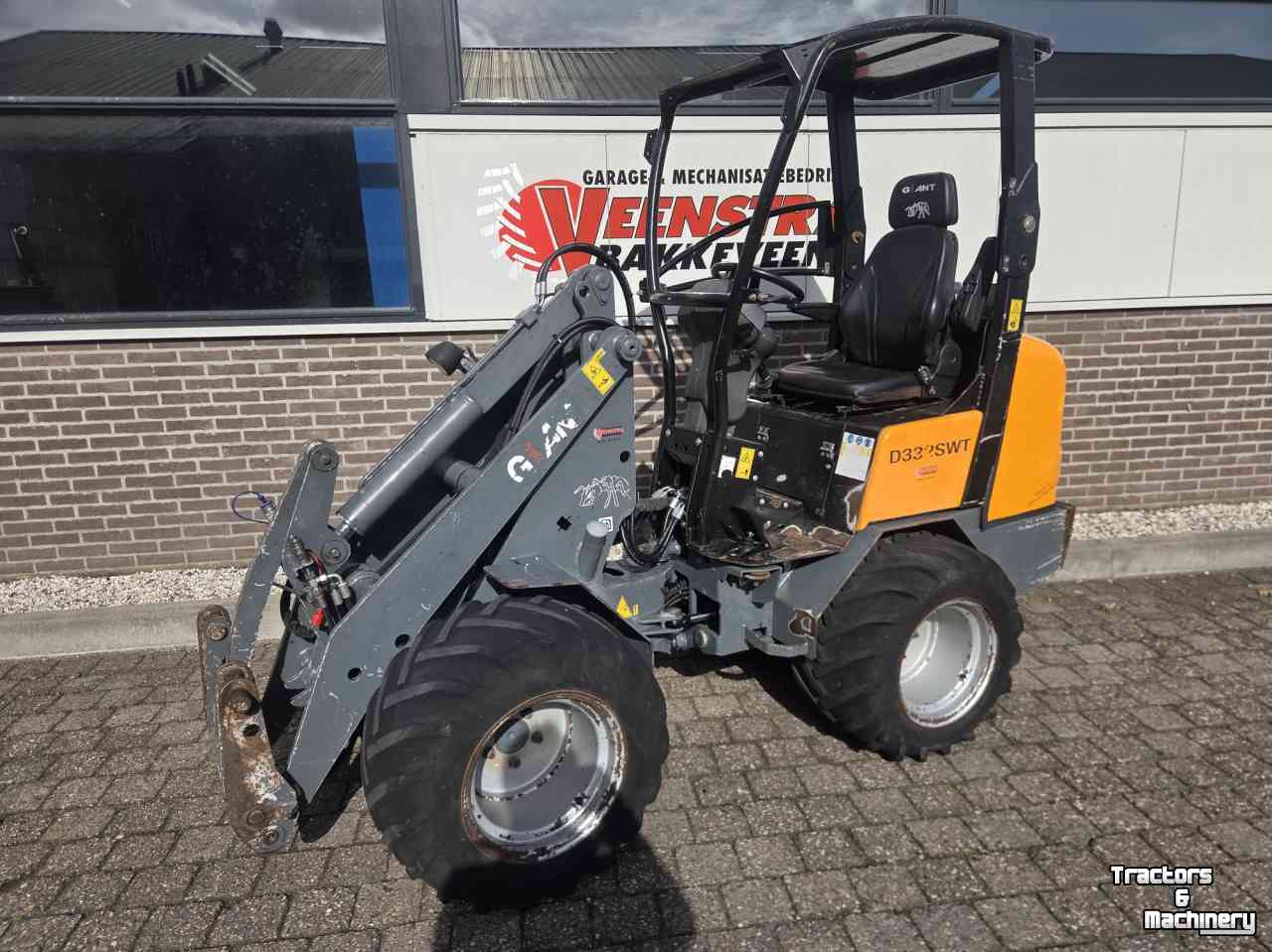 Chargeuse sur pneus Giant D332SWT bigwheel
