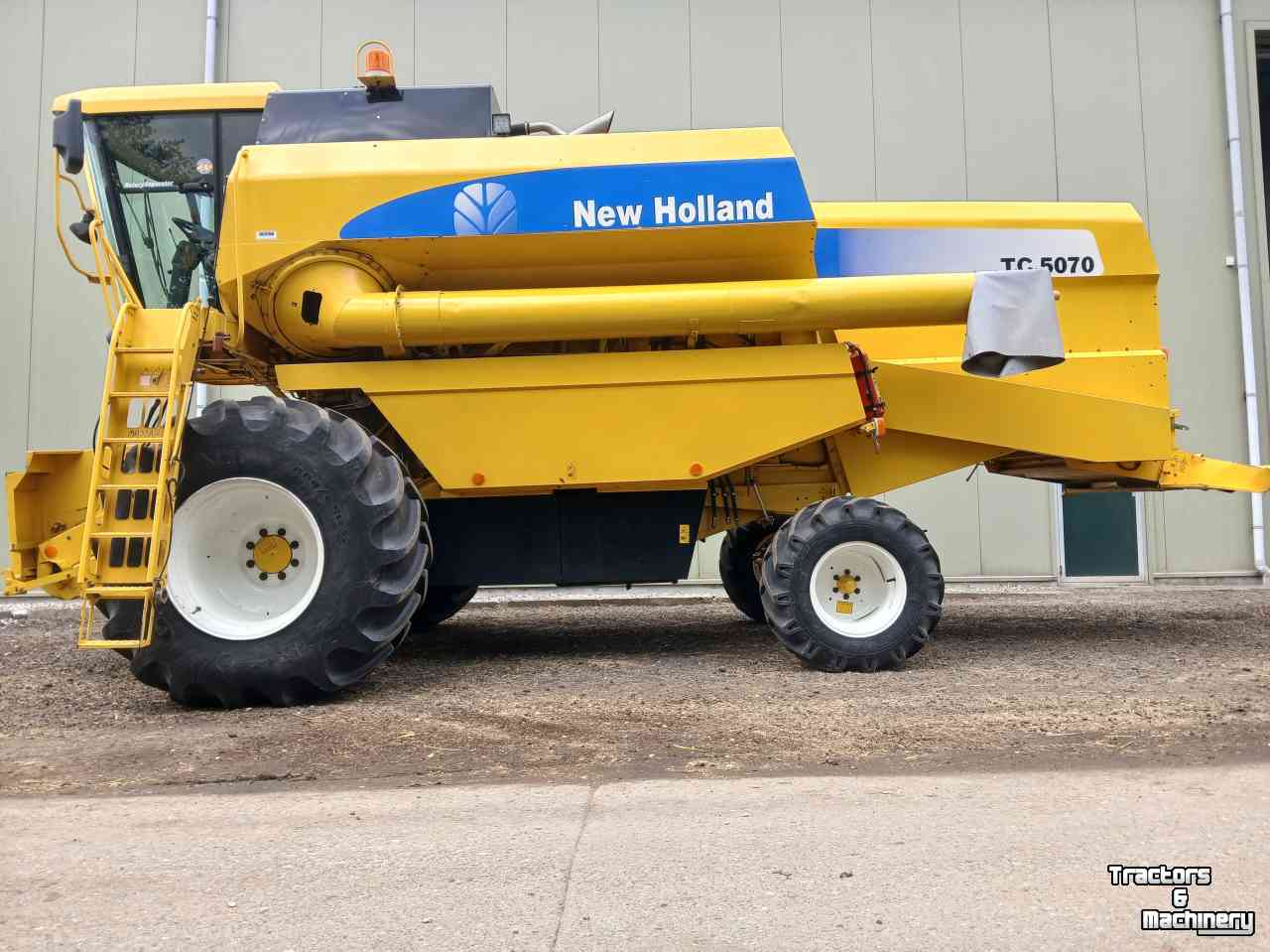 Moissonneuse batteuse New Holland tc5070