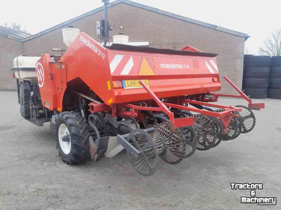 Planteuse de pommes de terre Miedema CP 42 4 rij pootmachine