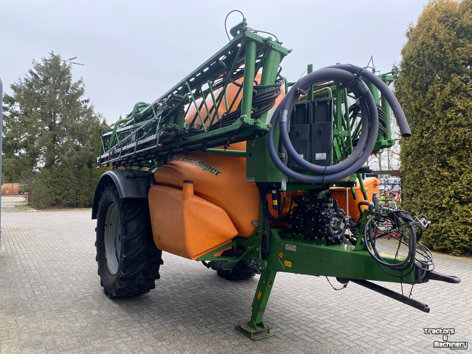 Pulvérisateur Amazone UX 5200