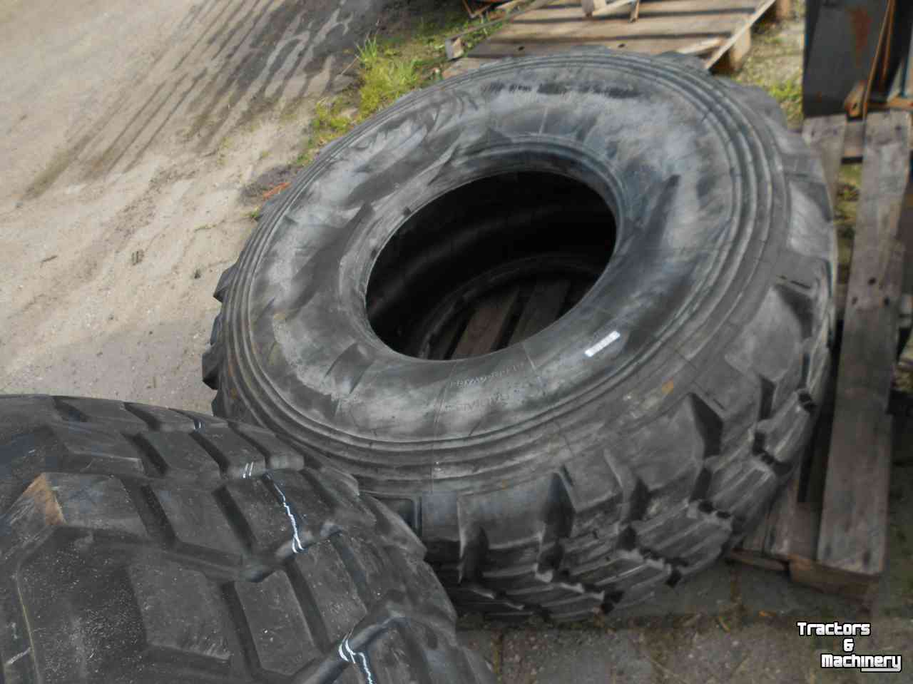 Roues, Pneus, Jantes, Barillets Jumelage Michelin 525/65r20.5