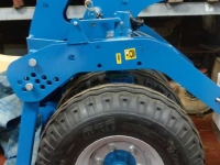 Compacteur du sol fixé aux roues Aerts Religieux Fréres Tapir 1.5m