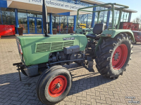 Tracteur pour vignes et vergers Fendt 102S