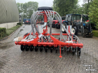 Semoir Kuhn ZAAIMACHINE VENTA TYPE BTF3000 24DD