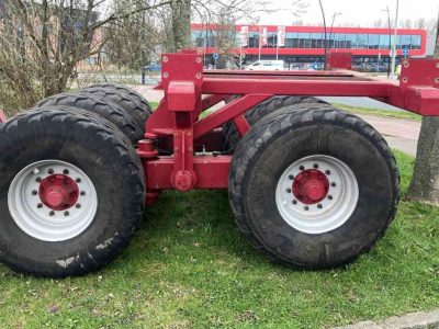 Autochargeuse  BS 8 Wielig onderstel