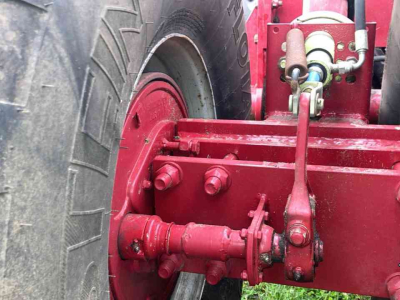 Autochargeuse  BS 8 Wielig onderstel