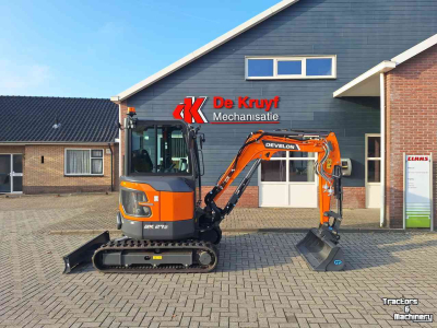 Mini pelleteuse Doosan Develon DX27Z-7