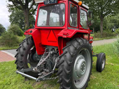 Tracteur Massey Ferguson 155 2WD Tractoren