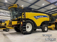 Ensileuse automotrice New Holland CX8.70