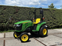 Tracteur pour vignes et vergers John Deere 2032R