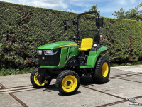 Tracteur pour vignes et vergers John Deere 2032R