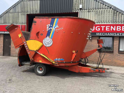 Mélangeuse Peecon VML-120 voermengwagen, laadklep, voermachines